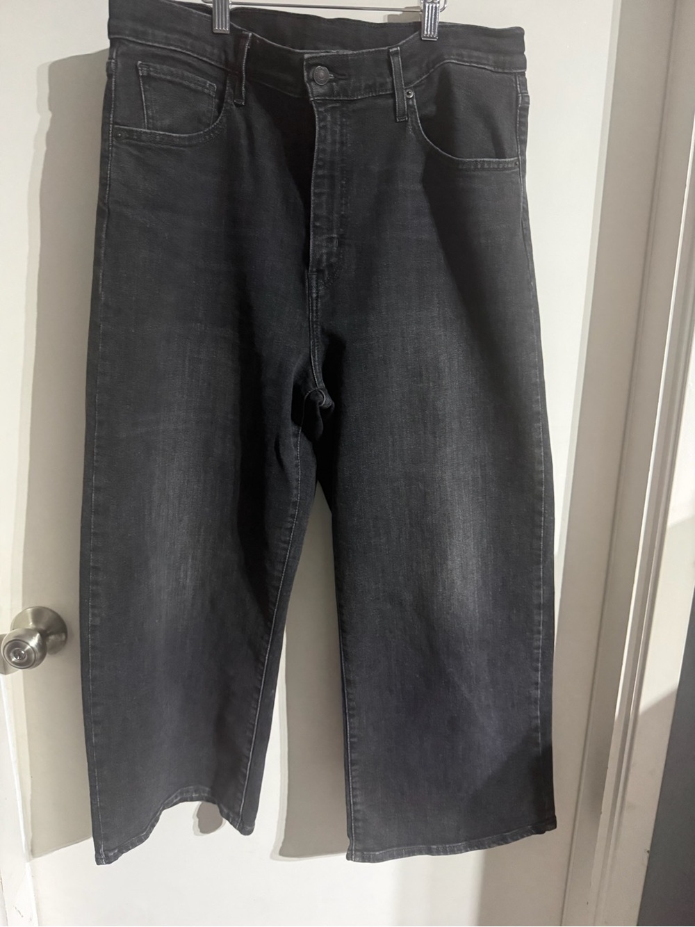 EUC Women’s Washed Black Stretch Levi’s Ankle Wide Leg Jeans Size W32 L25